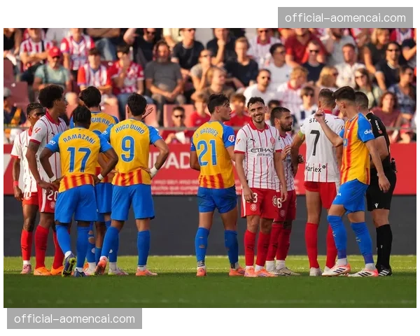 西班牙警方破获一起涉及西甲球员的非法赌博案，一名现役后卫被传唤